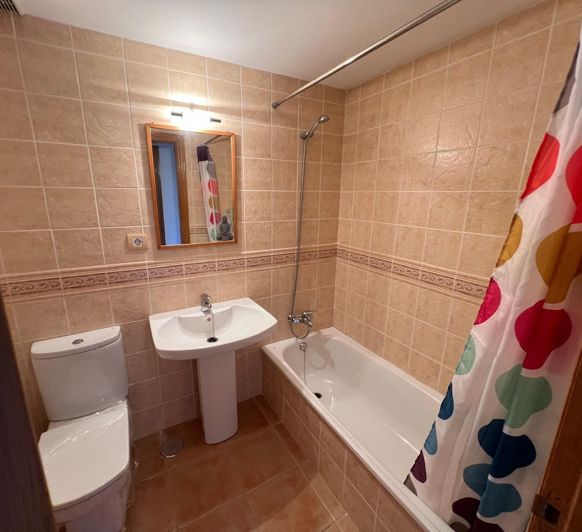 Image No.17-3 Bed Property for sale