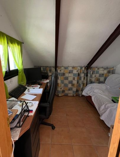 Image No.18-3 Bed Property for sale