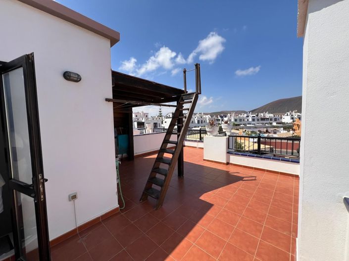 Image No.19-3 Bed Property for sale