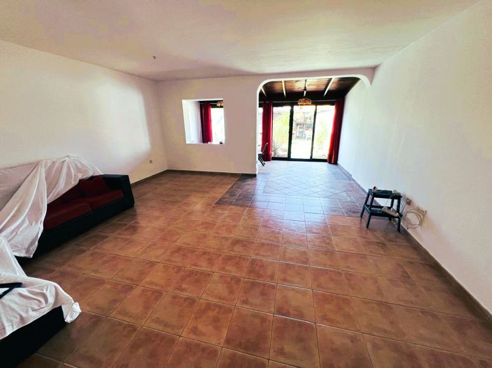 Image No.6-3 Bed Property for sale