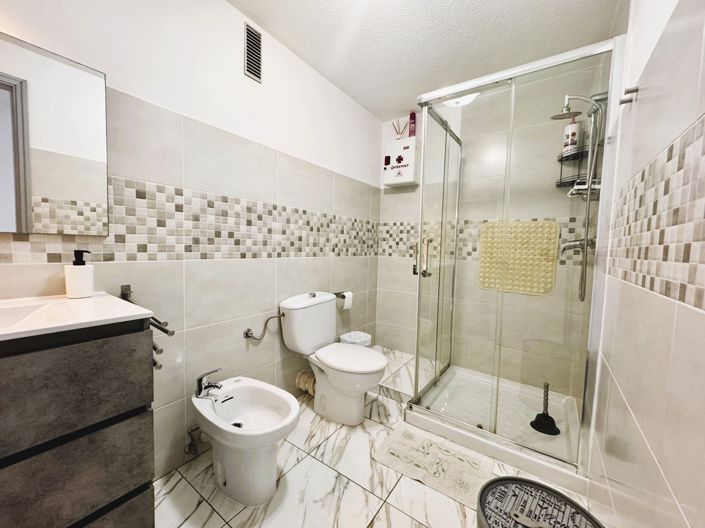 Image No.19-3 Bed Property for sale