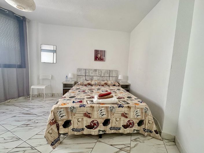 Image No.21-3 Bed Property for sale