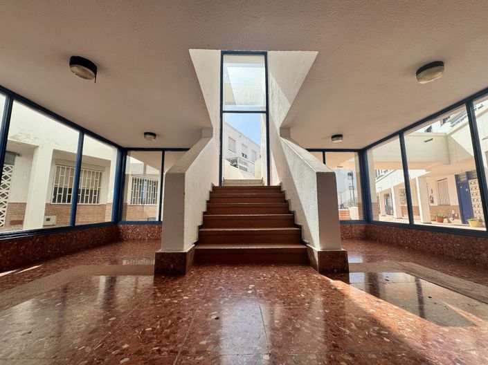 Image No.27-3 Bed Property for sale