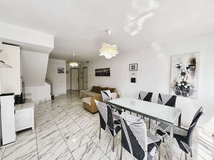 Image No.5-3 Bed Property for sale