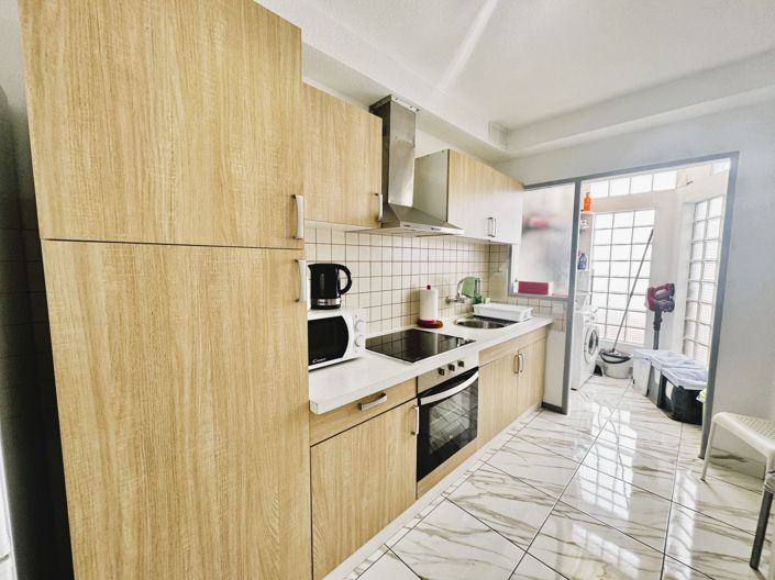 Image No.9-3 Bed Property for sale