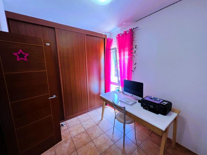 Image No.19-3 Bed Property for sale