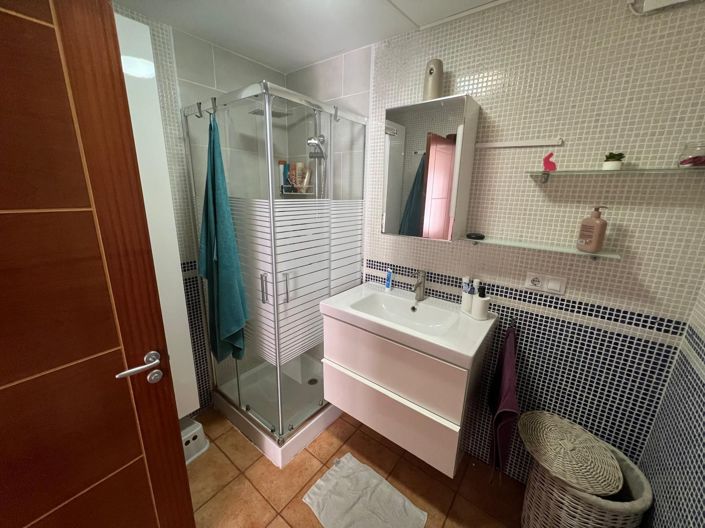 Image No.21-3 Bed Property for sale