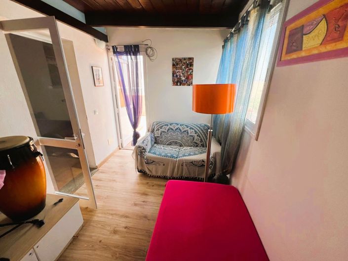 Image No.22-3 Bed Property for sale