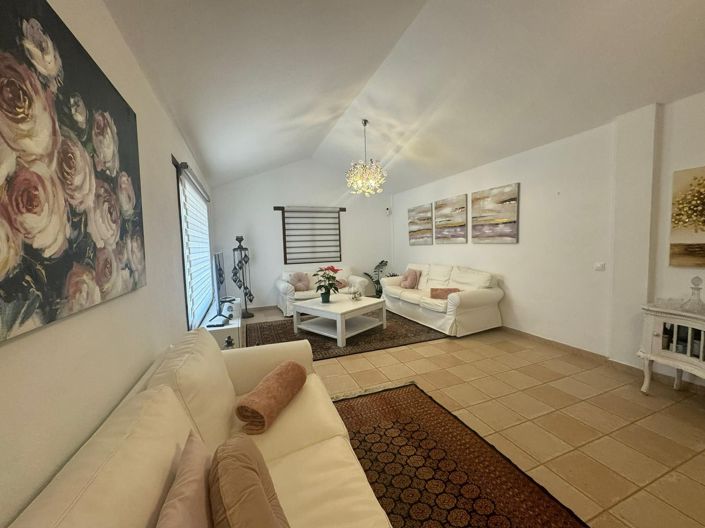 Image No.10-3 Bed Property for sale