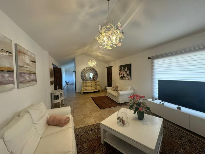 Image No.11-3 Bed Property for sale