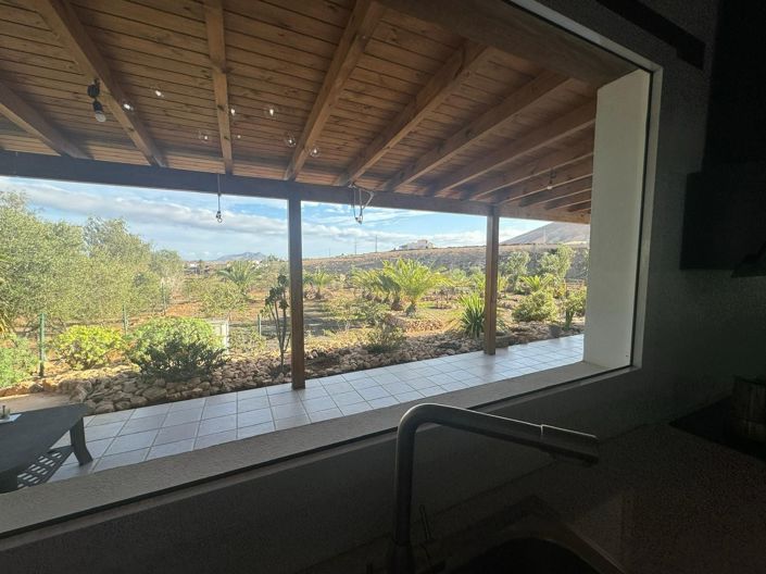 Image No.15-3 Bed Property for sale