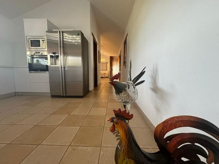 Image No.18-3 Bed Property for sale