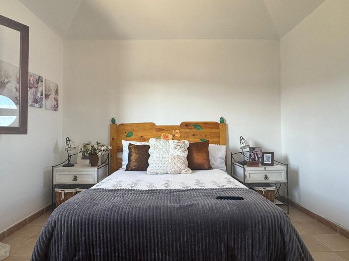 Image No.23-3 Bed Property for sale