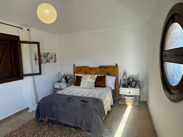 Image No.24-3 Bed Property for sale