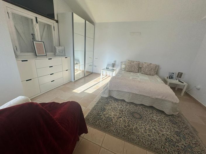 Image No.27-3 Bed Property for sale