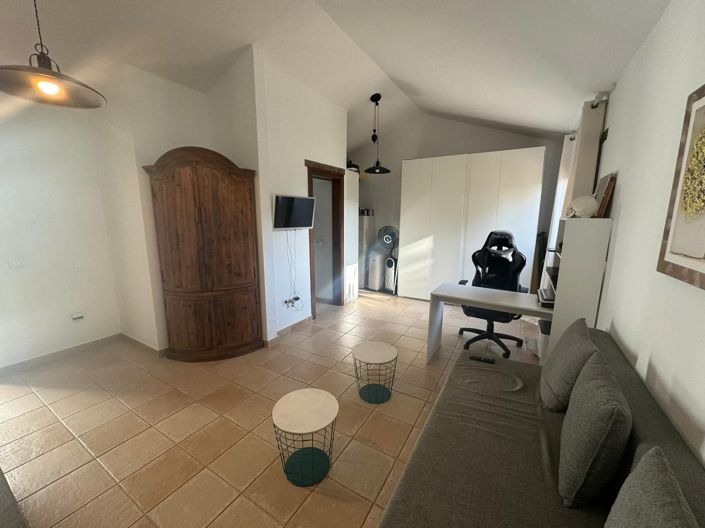 Image No.29-3 Bed Property for sale