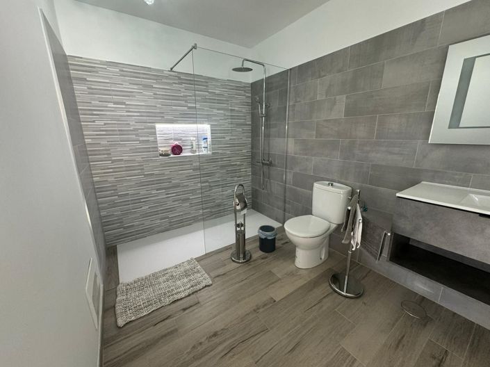 Image No.30-3 Bed Property for sale