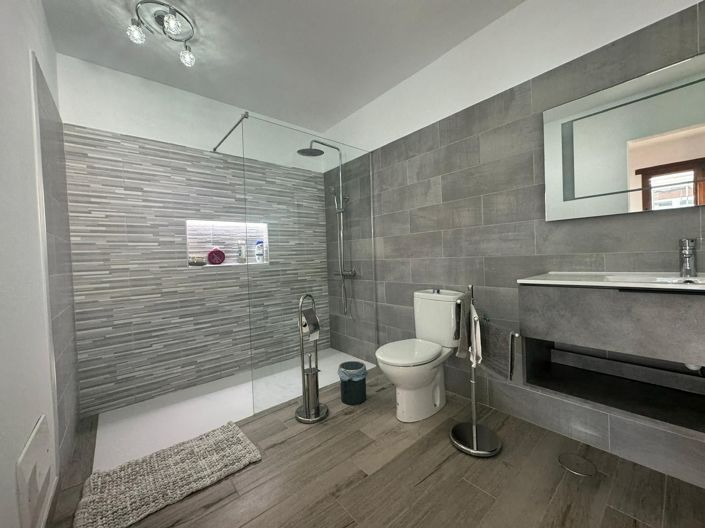 Image No.31-3 Bed Property for sale