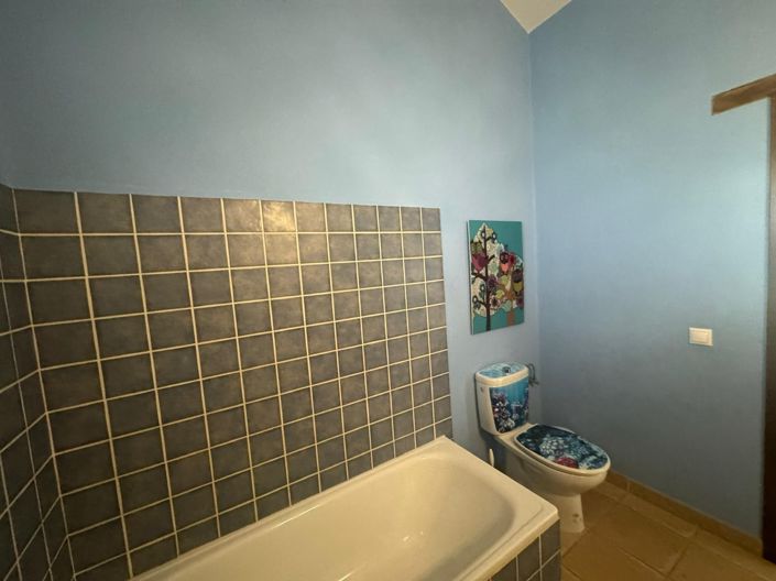 Image No.33-3 Bed Property for sale