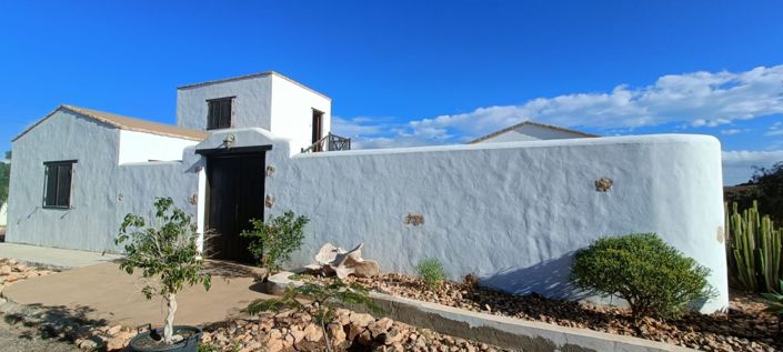 Image No.36-3 Bed Property for sale