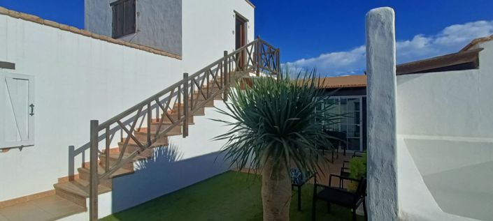 Image No.40-3 Bed Property for sale