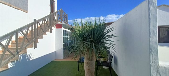 Image No.42-3 Bed Property for sale