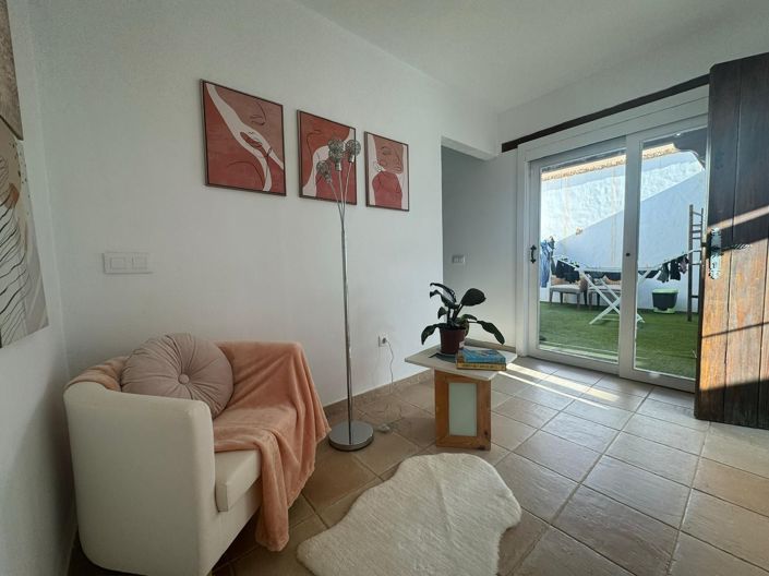 Image No.8-3 Bed Property for sale