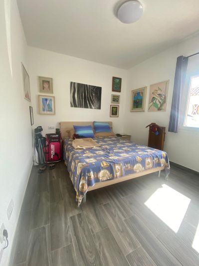 Image No.12-3 Bed Property for sale