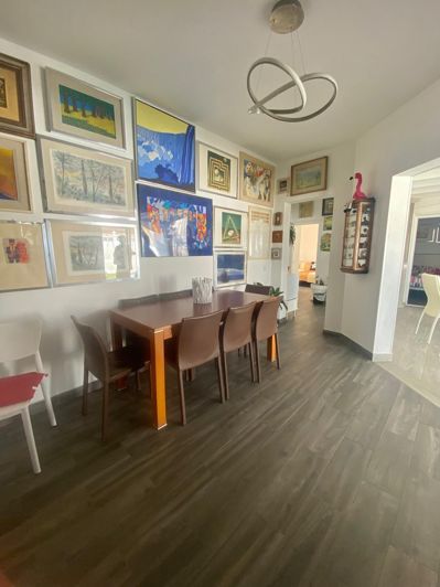 Image No.8-3 Bed Property for sale