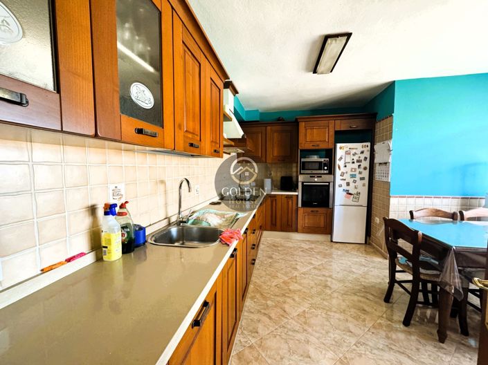 Image No.10-4 Bed Property for sale