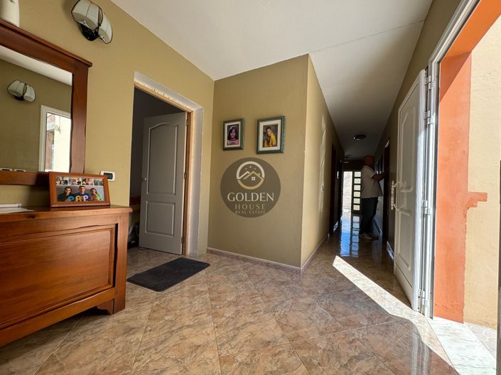 Image No.12-4 Bed Property for sale