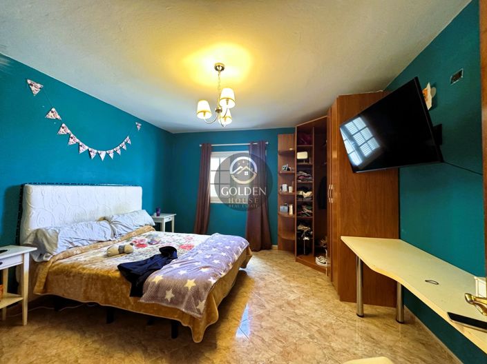 Image No.14-4 Bed Property for sale