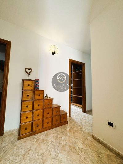 Image No.22-4 Bed Property for sale