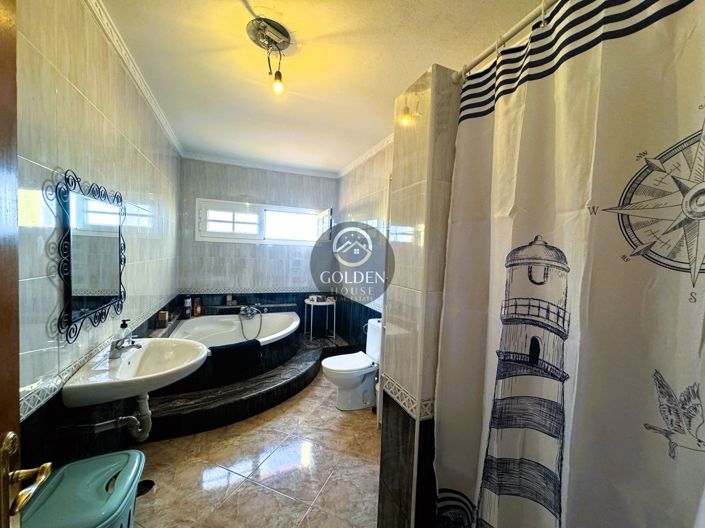 Image No.23-4 Bed Property for sale