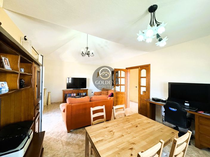 Image No.4-4 Bed Property for sale