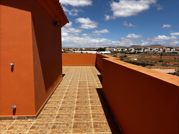 Image No.21-3 Bed Property for sale