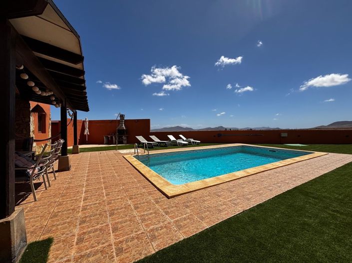 Image No.3-3 Bed Property for sale