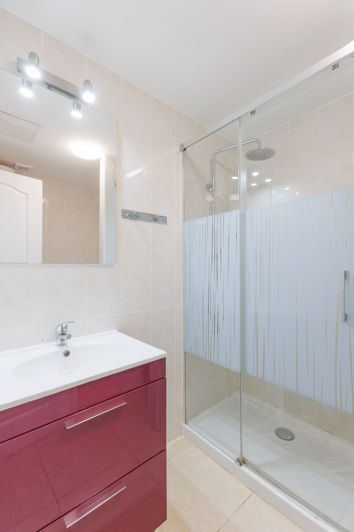 Image No.13-1 Bed Property for sale