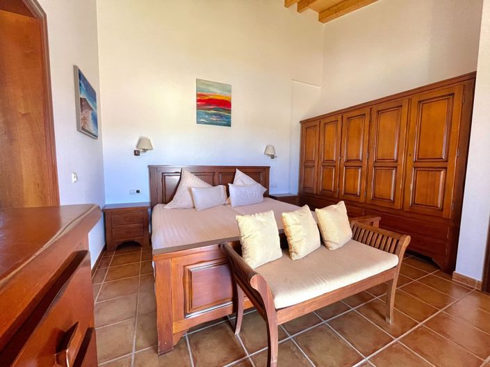 Image No.9-3 Bed Property for sale