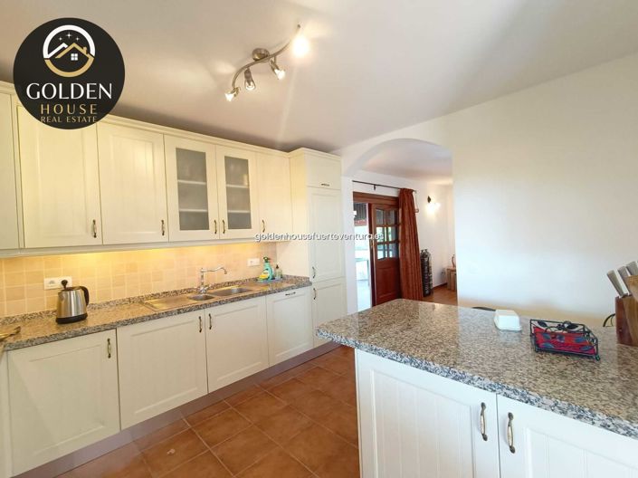 Image No.11-3 Bed Property for sale