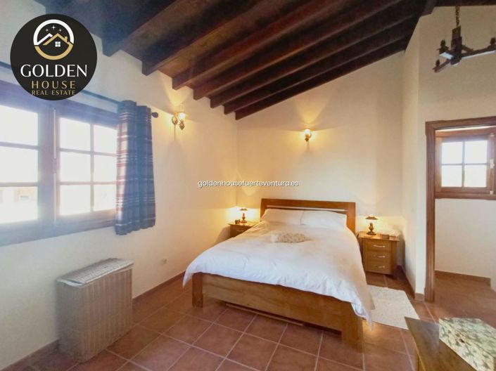 Image No.14-3 Bed Property for sale