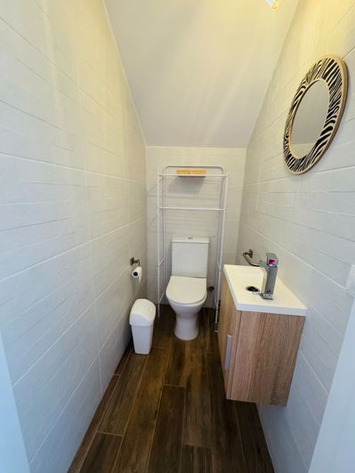 Image No.12-2 Bed Property for sale