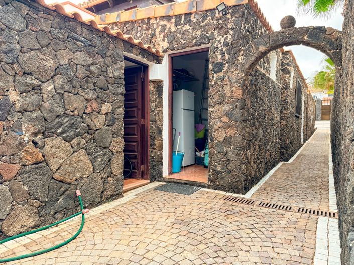 Image No.10-4 Bed Property for sale