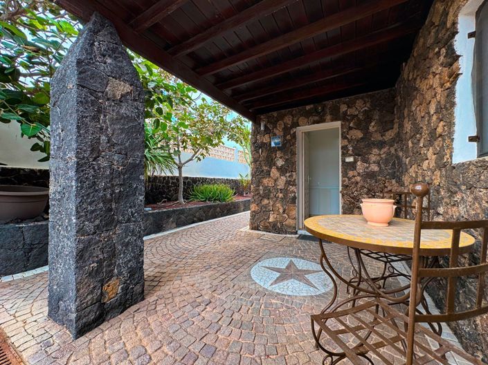 Image No.12-4 Bed Property for sale