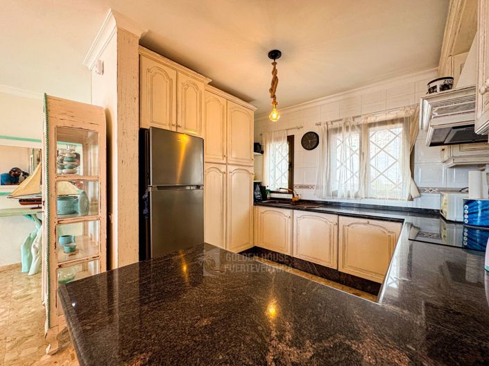 Image No.16-4 Bed Property for sale