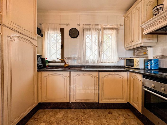 Image No.18-4 Bed Property for sale