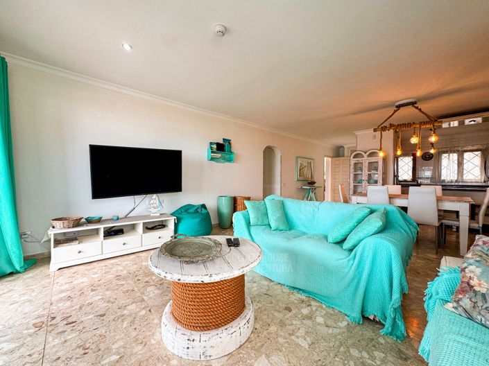 Image No.20-4 Bed Property for sale