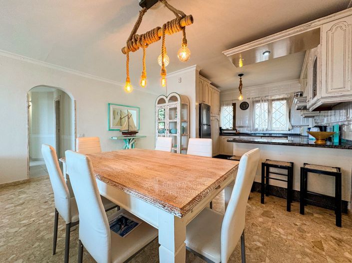 Image No.22-4 Bed Property for sale