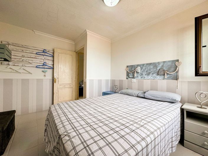 Image No.27-4 Bed Property for sale