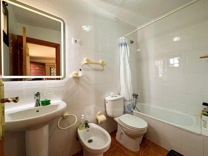 Image No.30-4 Bed Property for sale